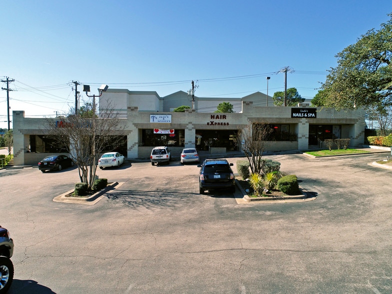 600 N Austin Ave, Georgetown, TX à louer - Photo du bâtiment - Image 3 de 10