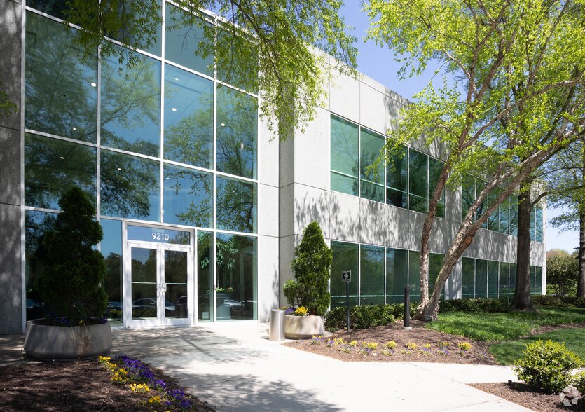 9210 Arboretum Pky, Richmond, VA à louer - Photo du bâtiment - Image 3 de 11