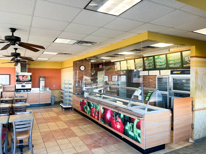 2134 Gary Blvd Rt-66, Clinton, OK à louer - Photo intérieure - Image 3 de 5