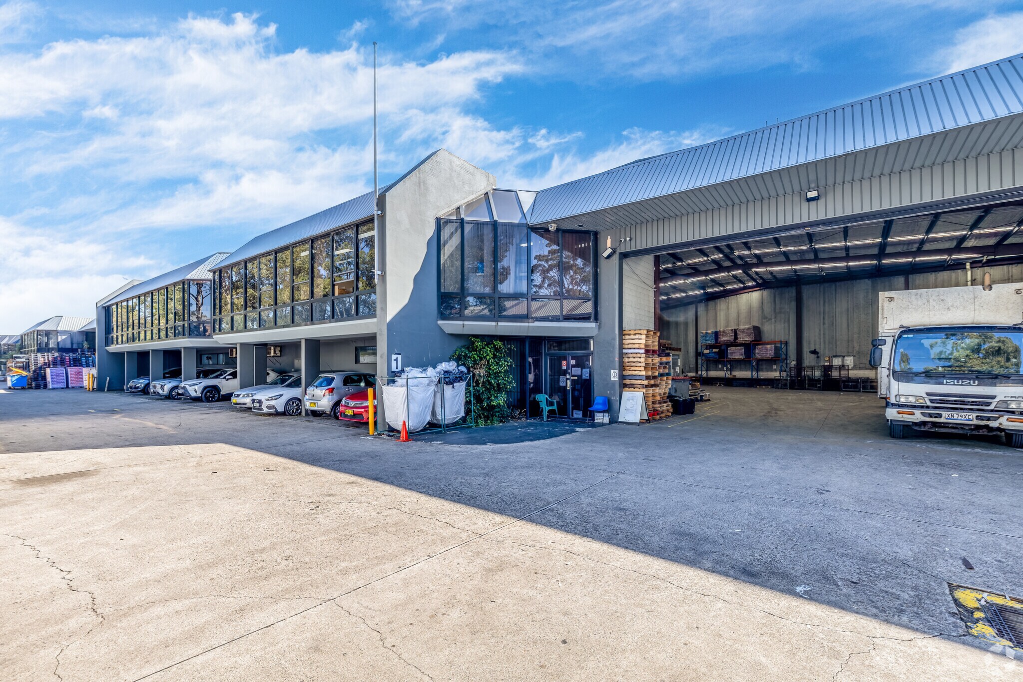 14-38 Bellona Ave, Regents Park for sale Primary Photo- Image 1 of 6