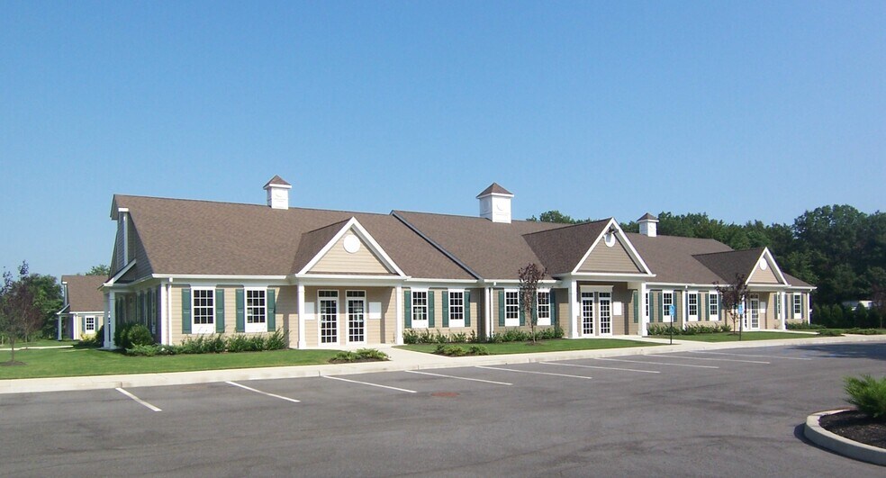57 Southern Blvd, Nesconset, NY à louer - Photo du bâtiment - Image 3 de 16