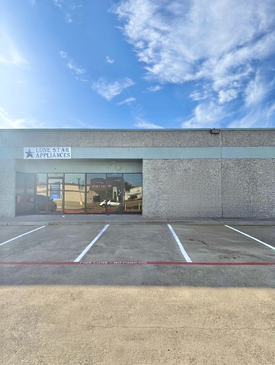 2100 S Great Southwest Pky, Grand Prairie, TX for lease Building Photo- Image 1 of 7