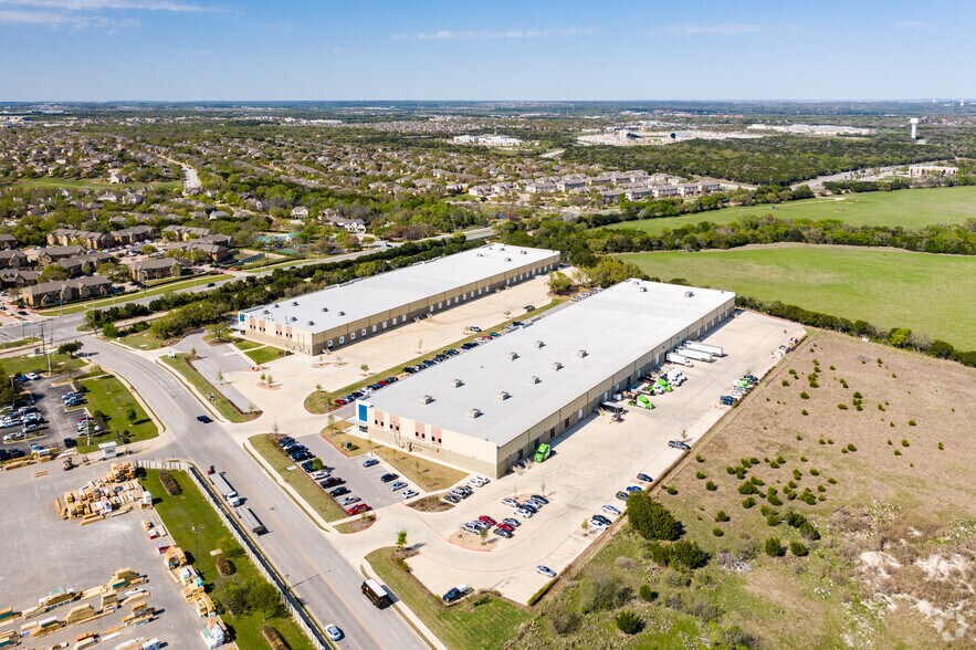 1200 BMC Dr, Cedar Park, TX à louer - Photo du bâtiment - Image 2 de 6