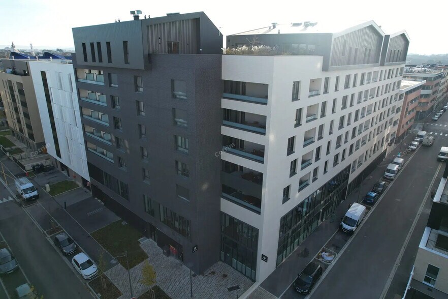 Office in Reims for lease - Building Photo - Image 3 of 5