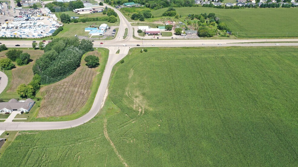 4700-4724 Milton Ave, Janesville, WI à vendre - Photo du bâtiment - Image 2 de 4