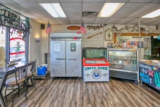 5242 Olde Towne Rd, Williamsburg, VA for lease Interior Photo- Image 2 of 3