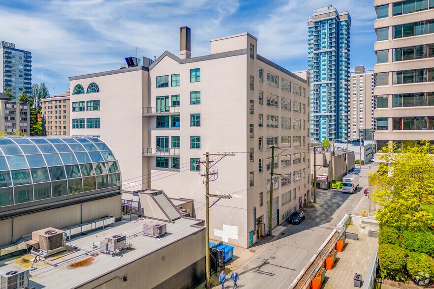 1145-1155 Robson St, Vancouver, BC à louer - Photo du bâtiment - Image 2 de 4