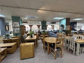 Town Ln, Newport à louer Photo intérieure- Image 2 de 4