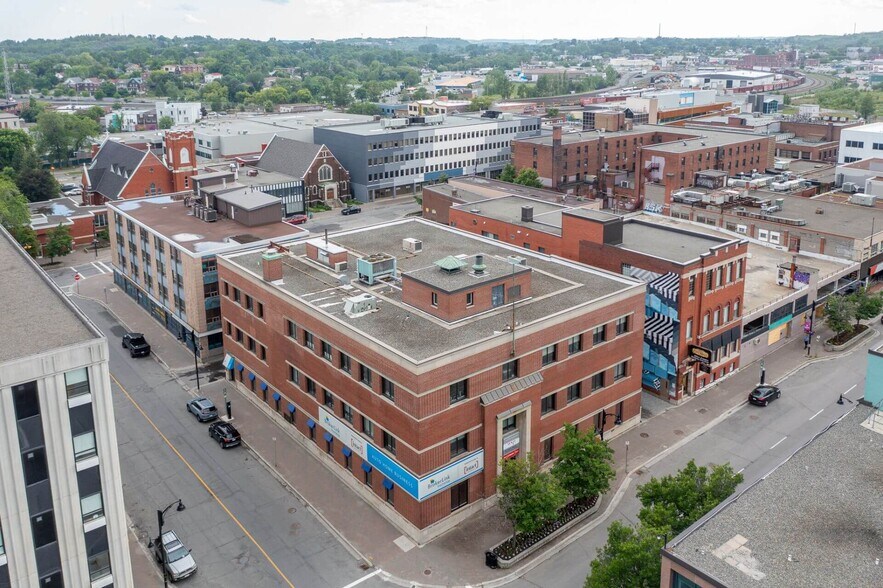 93 Cedar St, Sudbury, ON à vendre - Photo du bâtiment - Image 2 de 41