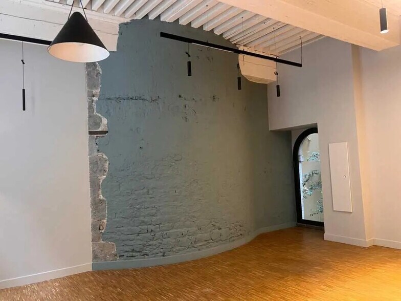 Bureau dans Lyon à louer - Photo du bâtiment - Image 2 de 10