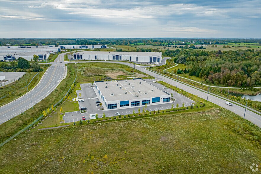 71 Hanlon Creek Blvd, Guelph, ON à louer - Aérien - Image 3 de 4