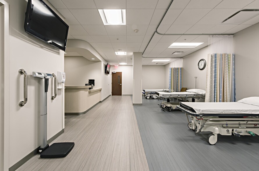 4500 Morning Dr, Bakersfield, CA à louer - Photo intérieure - Image 3 de 33