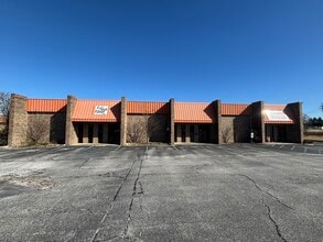 4-8 Boland Ct, Greenville, SC for lease Interior Photo- Image 1 of 5