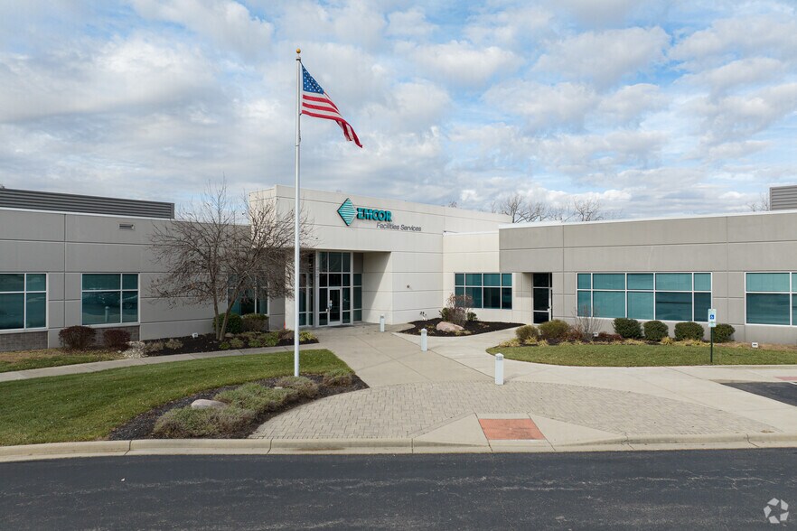 9655 Reading Rd, Cincinnati, OH à louer - Photo du bâtiment - Image 1 de 5