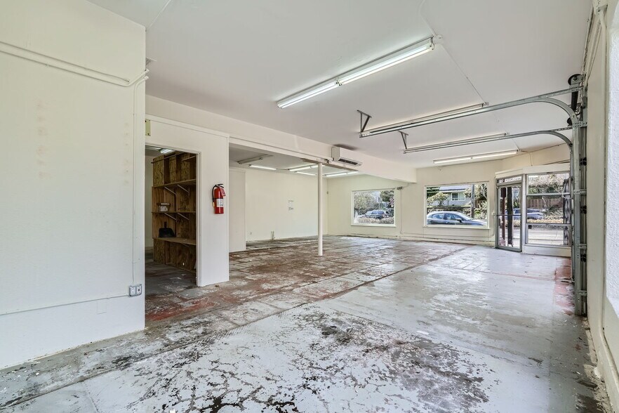 8310-8318 8th Ave NW, Seattle, WA à louer - Photo du bâtiment - Image 3 de 23