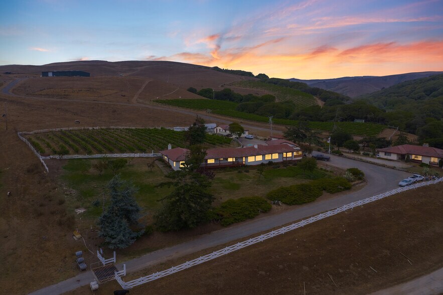 12700 State Route 1, Point Reyes Station, CA à vendre - Photo du bâtiment - Image 1 de 64