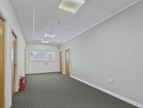 Chowley Oak Ln, Chester for lease Interior Photo- Image 2 of 8
