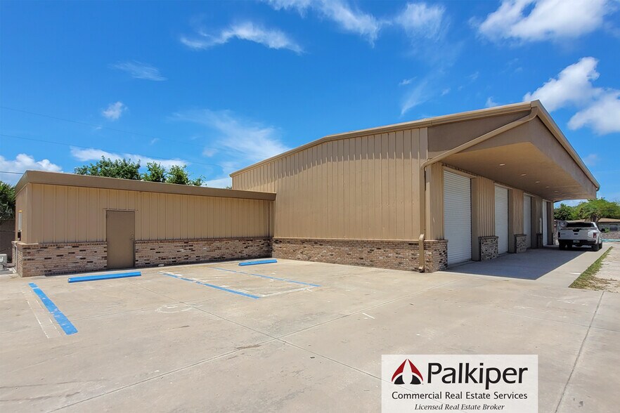 203 N Fiske Blvd, Cocoa, FL à vendre - Photo du bâtiment - Image 2 de 6