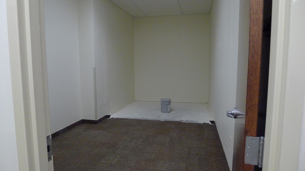 210 W Georgia Ave, Nampa, ID à louer - Photo du bâtiment - Image 2 de 32