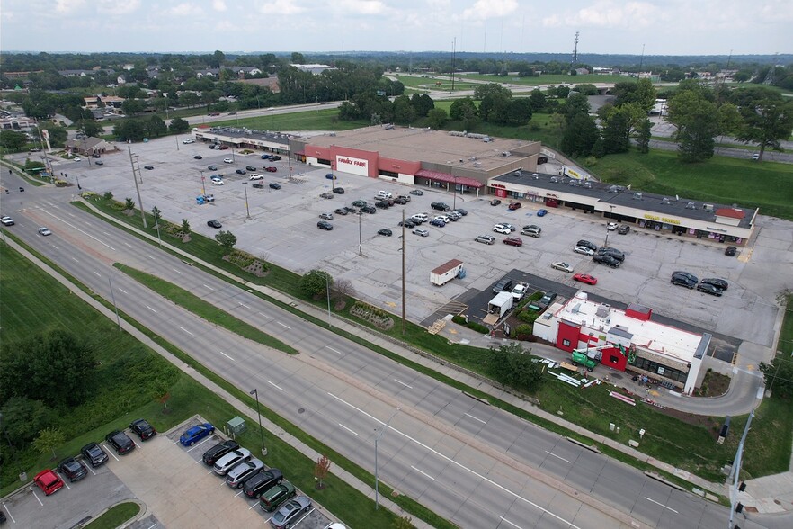 108th & Maple Rd, Omaha, NE for lease - Building Photo - Image 1 of 2