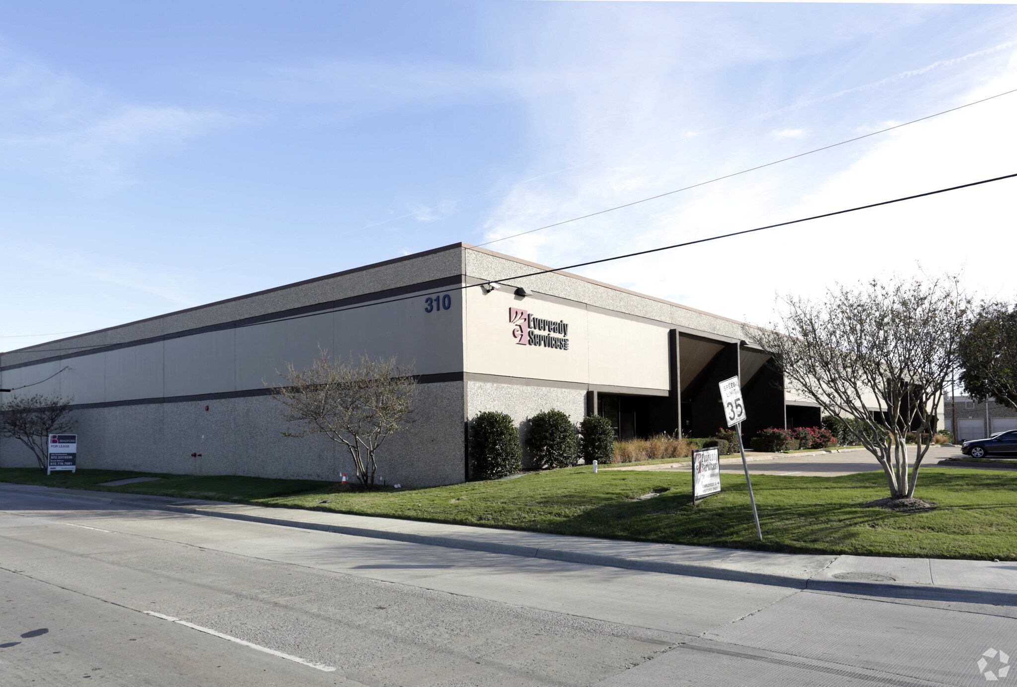 310 W Mockingbird Ln, Dallas, TX for lease Building Photo- Image 1 of 5