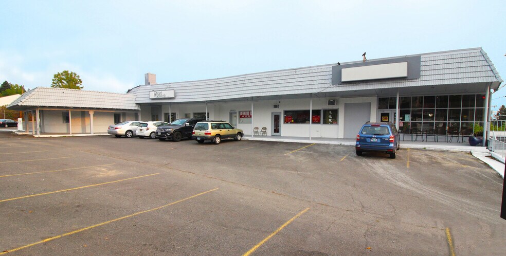 8640-8680 SW Canyon Rd, Portland, OR à louer - Photo du bâtiment - Image 2 de 7