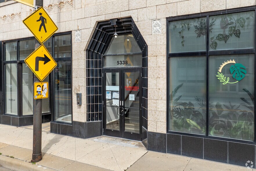 4800 N Milwaukee Ave, Chicago, IL à louer - Photo du bâtiment - Image 3 de 11