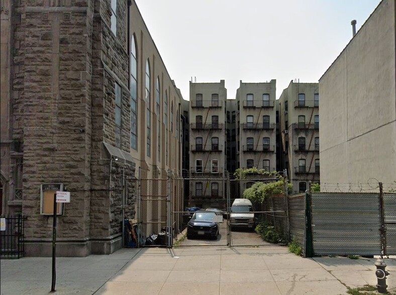 62 W 132nd St, New York, NY for sale - Primary Photo - Image 1 of 4