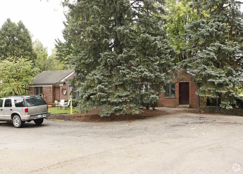 48197 West Rd, Wixom, MI à vendre - Photo du bâtiment - Image 1 de 2