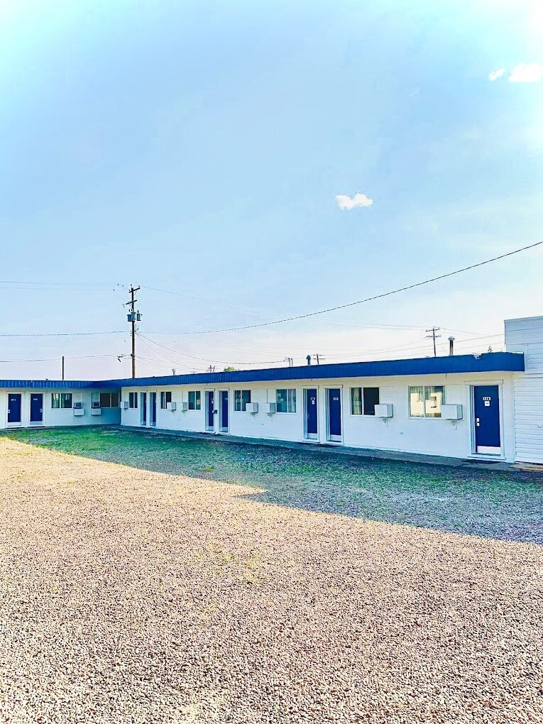 5423 50 Ave S, Northern Rockies, BC à vendre Photo principale- Image 1 de 5