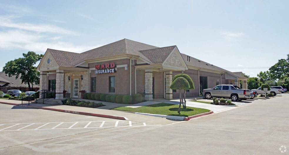 1801 Precinct Line Rd, Hurst, TX for lease - Building Photo - Image 2 of 27
