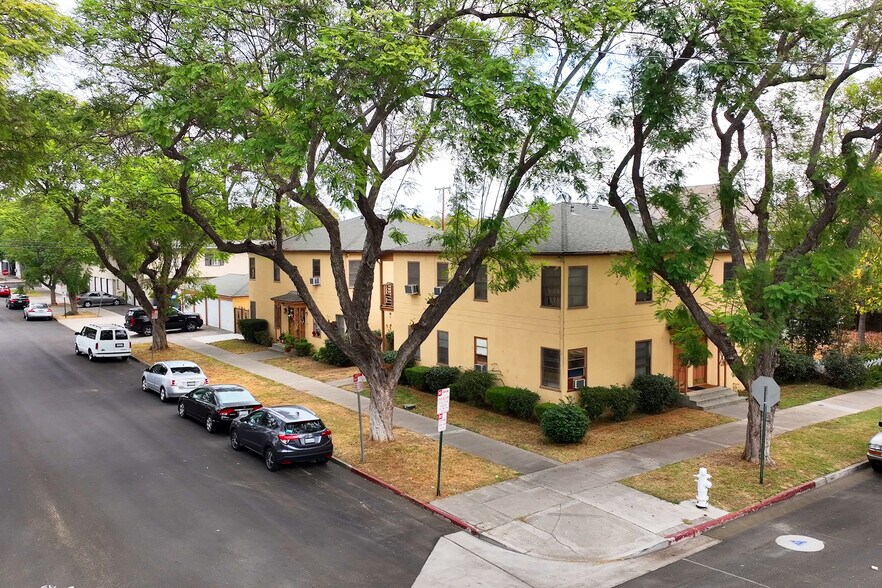 833 N Lacy St, Santa Ana, CA à vendre - Photo du bâtiment - Image 1 de 28