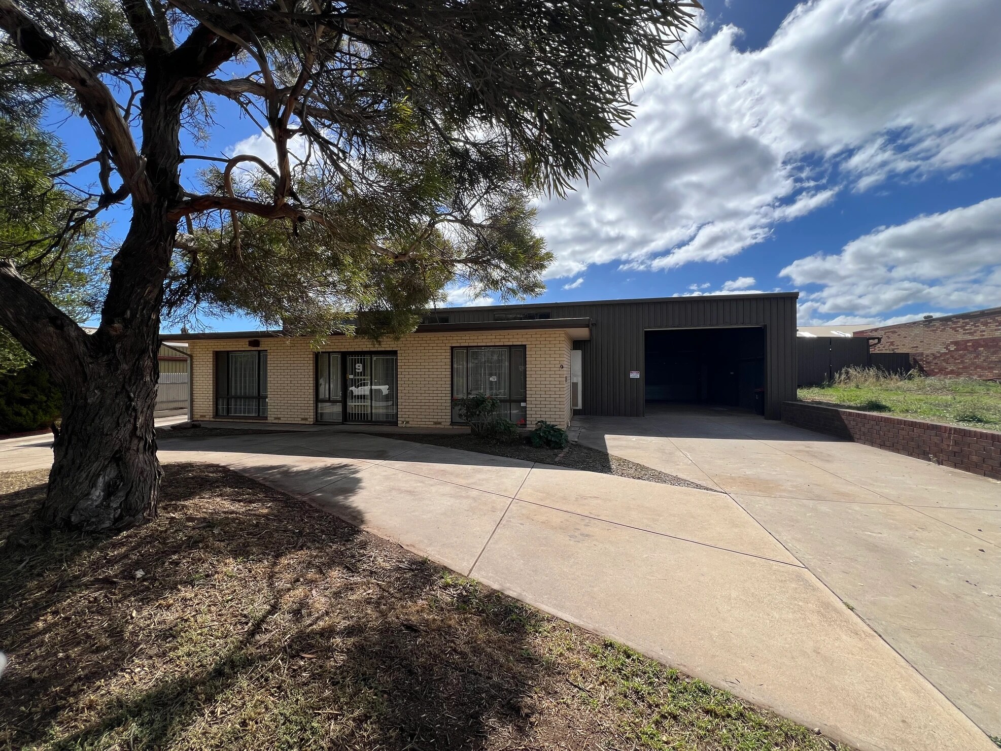 9 Waddikee Rd, LONSDALE for lease Primary Photo- Image 1 of 3