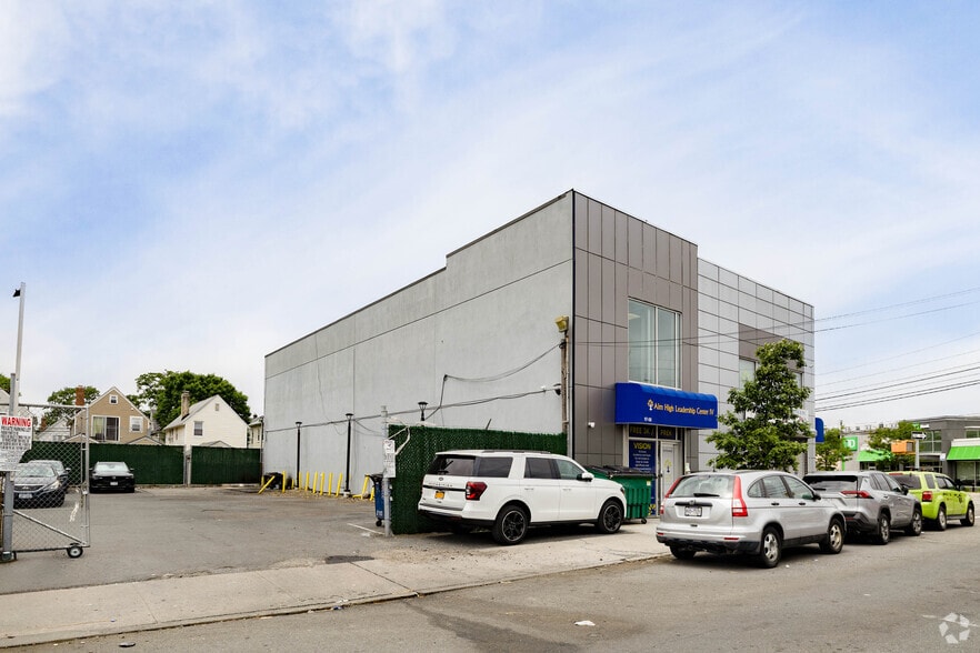 9708 Rockaway Blvd, Ozone Park, NY for sale - Building Photo - Image 2 of 6