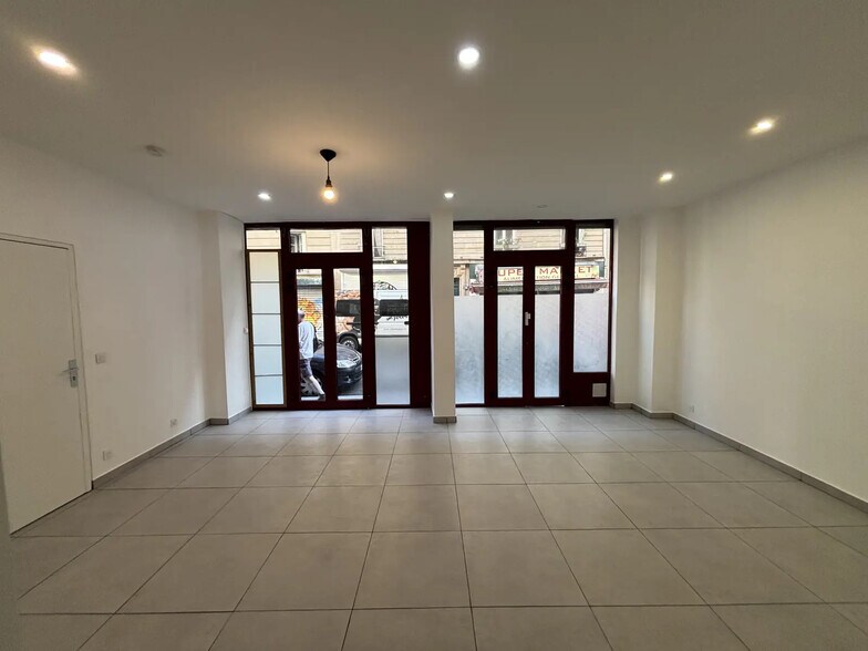 41 Rue Simart, Paris for lease - Interior Photo - Image 2 of 13