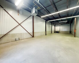 121 Jason St, Owen Sound, ON à louer Photo intérieure- Image 2 de 5