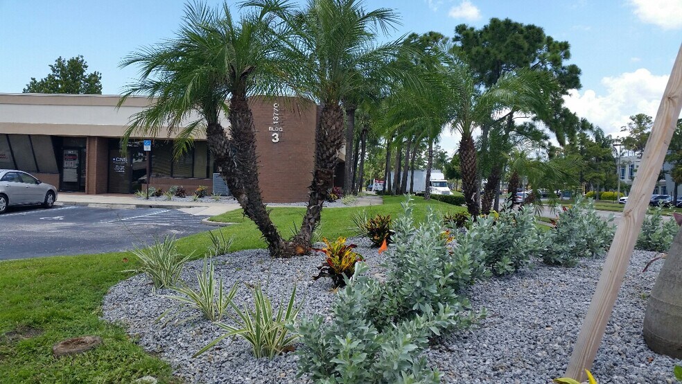 13770 N 58th St, Clearwater, FL à louer - Photo du bâtiment - Image 2 de 4