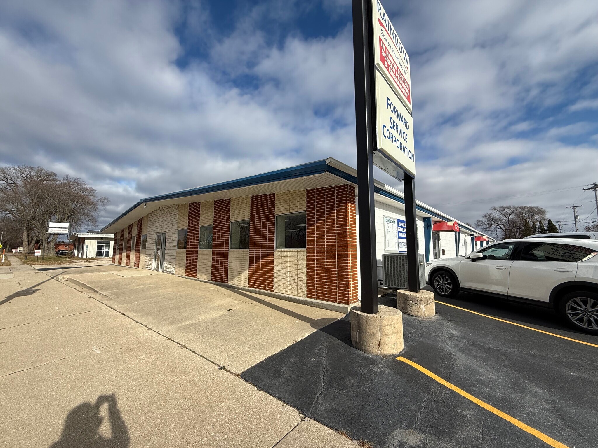 223 N Seymour St, Fond Du Lac, WI for lease Primary Photo- Image 1 of 28