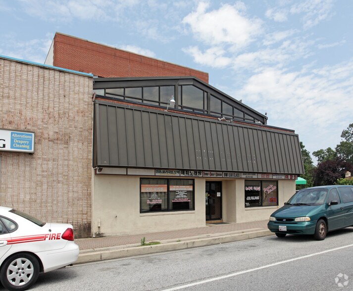 216-220 Crain Hwy N, Glen Burnie, MD for lease - Building Photo - Image 3 of 4