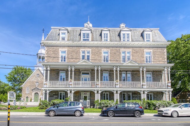 550 Boul Marie-Victorin, Boucherville, QC à vendre - Photo du bâtiment - Image 2 de 26