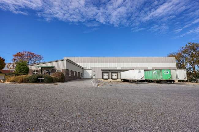 Plus de détails pour 300 Commerce Dr, New Holland, PA - Industriel à vendre