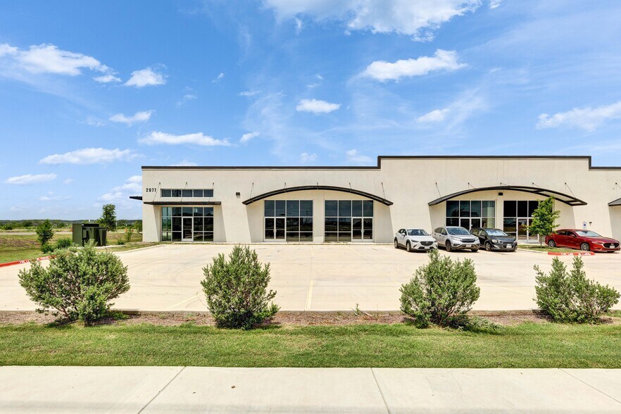 3021 N IH-35, San Marcos, TX à louer - Photo du bâtiment - Image 2 de 4