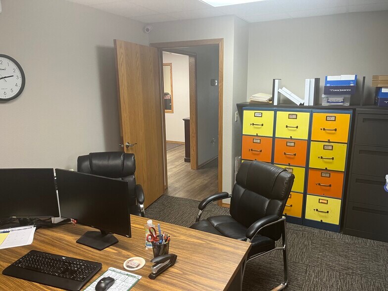 110 Main St, Salem, SD à vendre - Photo du bâtiment - Image 3 de 6