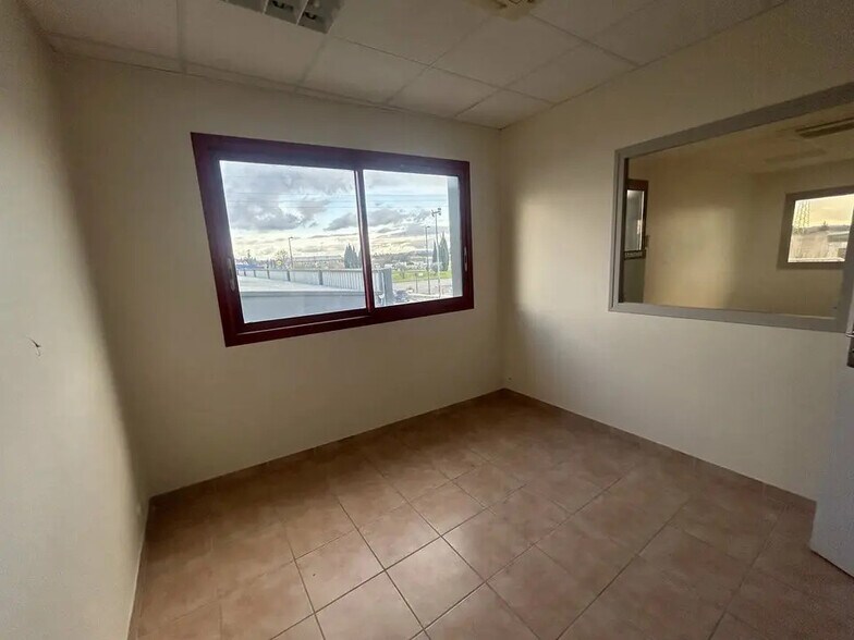 Office in Cavaillon for lease - Interior Photo - Image 3 of 6