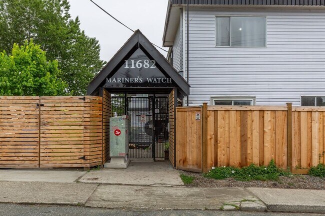 Plus de détails pour 11682 224 St, Maple Ridge, BC - Multi-résidentiel à vendre