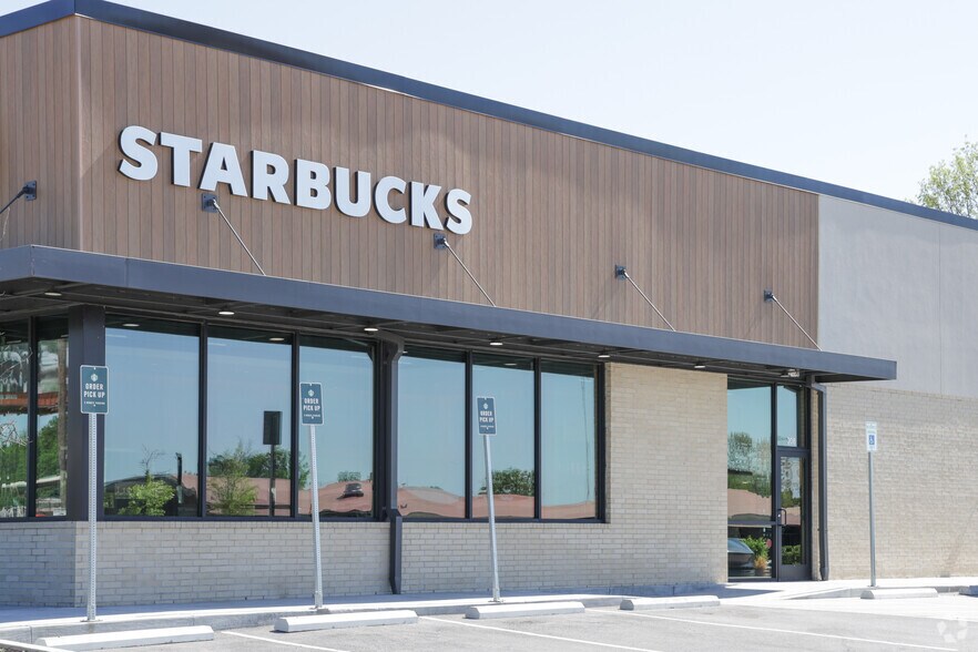 208 Blake Dr, Wagoner, OK for lease - Building Photo - Image 3 of 9
