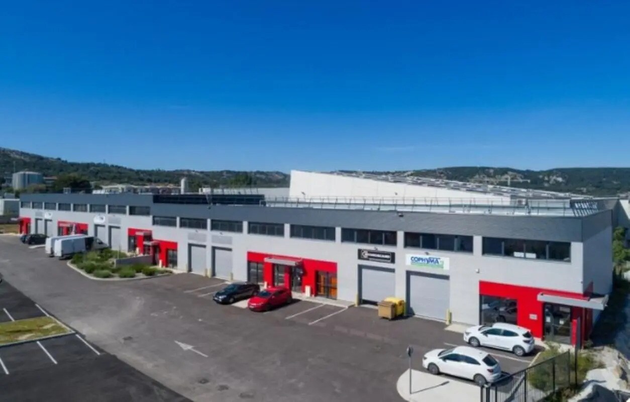 Office in Gignac-la-Nerthe for lease Building Photo- Image 1 of 5