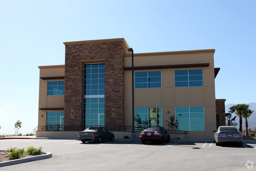 17051 Sierra Lakes Pky, Fontana, CA for lease - Building Photo - Image 2 of 16