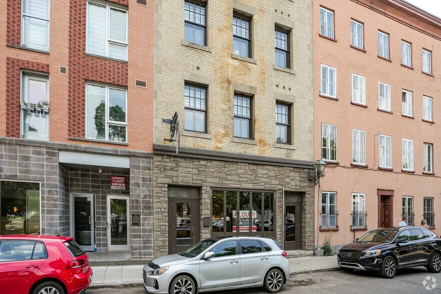 217-219 Rue Saint-Paul, Québec, QC à louer - Photo du bâtiment - Image 2 de 2