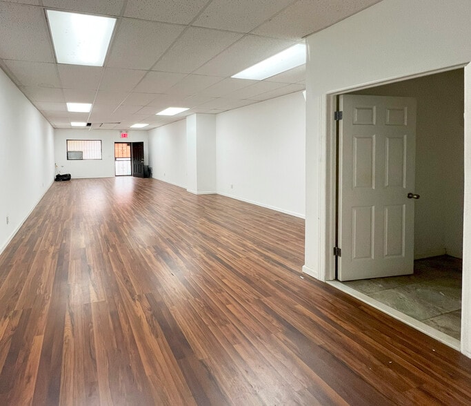 295 Humboldt St, Brooklyn, NY for lease - Interior Photo - Image 2 of 3